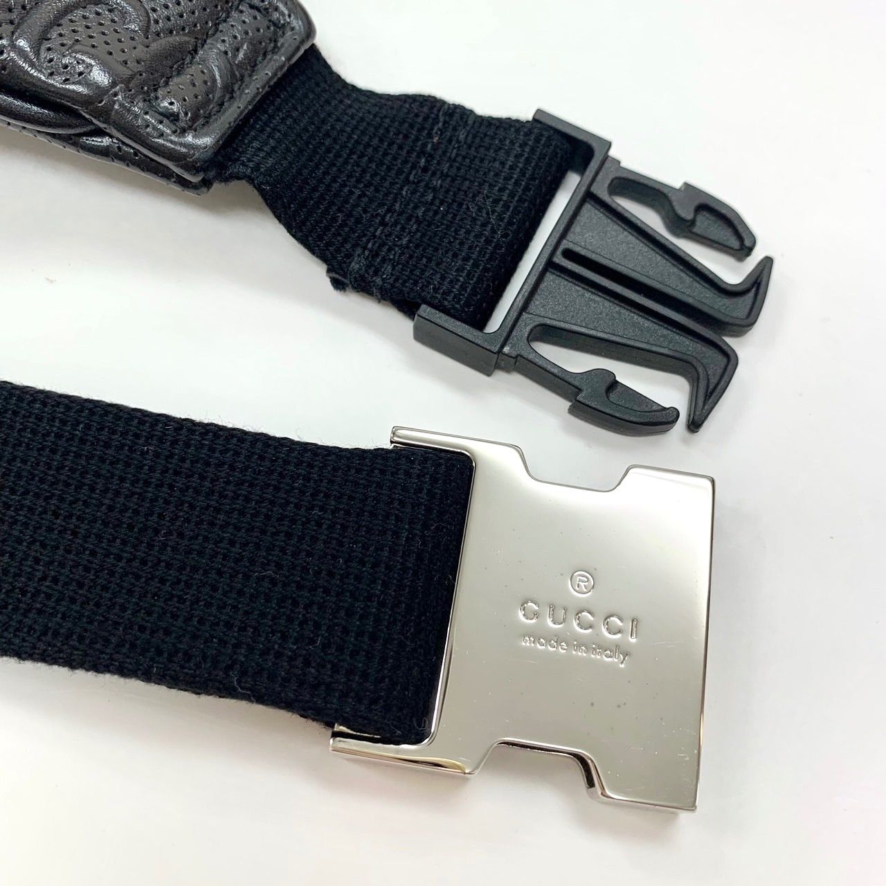美品⭐️GUCCI グッチ】 ☆人気商品☆ GGエンボス ベルトバッグ