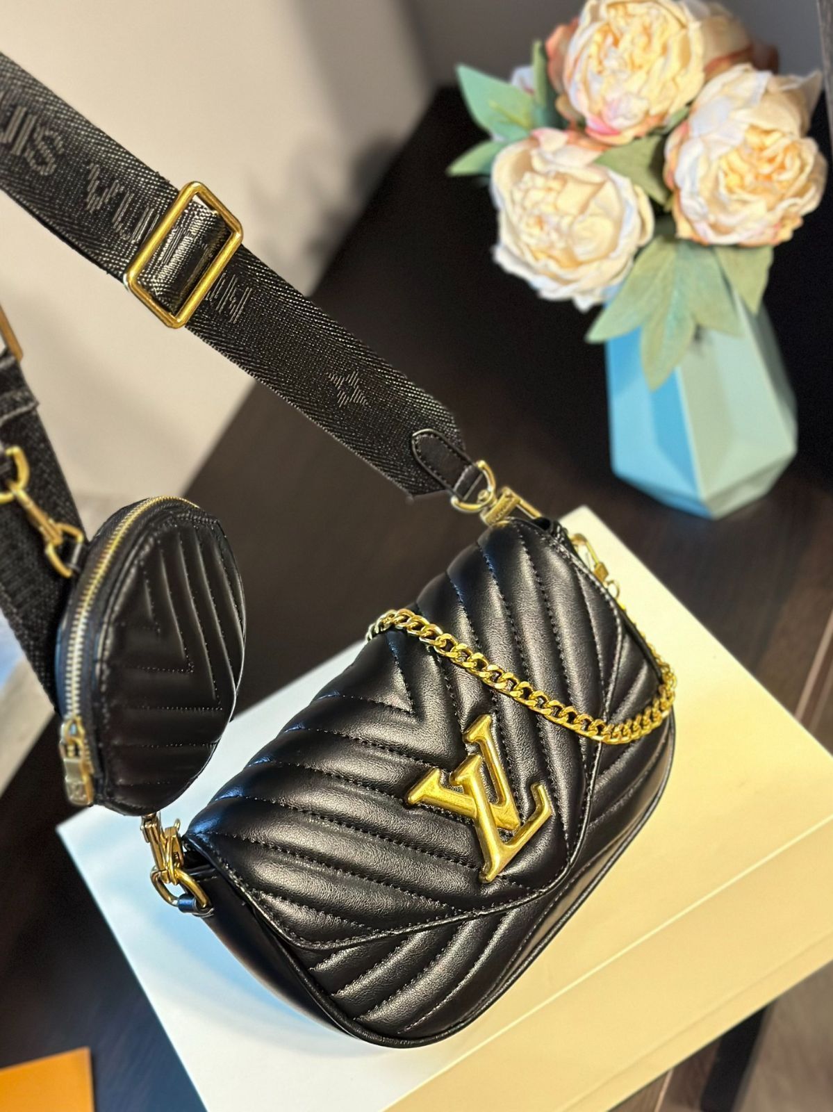 国内発送 ヴィトン ニューウェーブ マルチ ポシェット ルイ・ヴィトン(LOUIS VUITTON)ルイ・ヴィトン マルチ