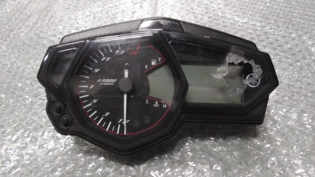 YZF-R25 RG10J-002xxx の メーター レンズ割れ:#1732594650