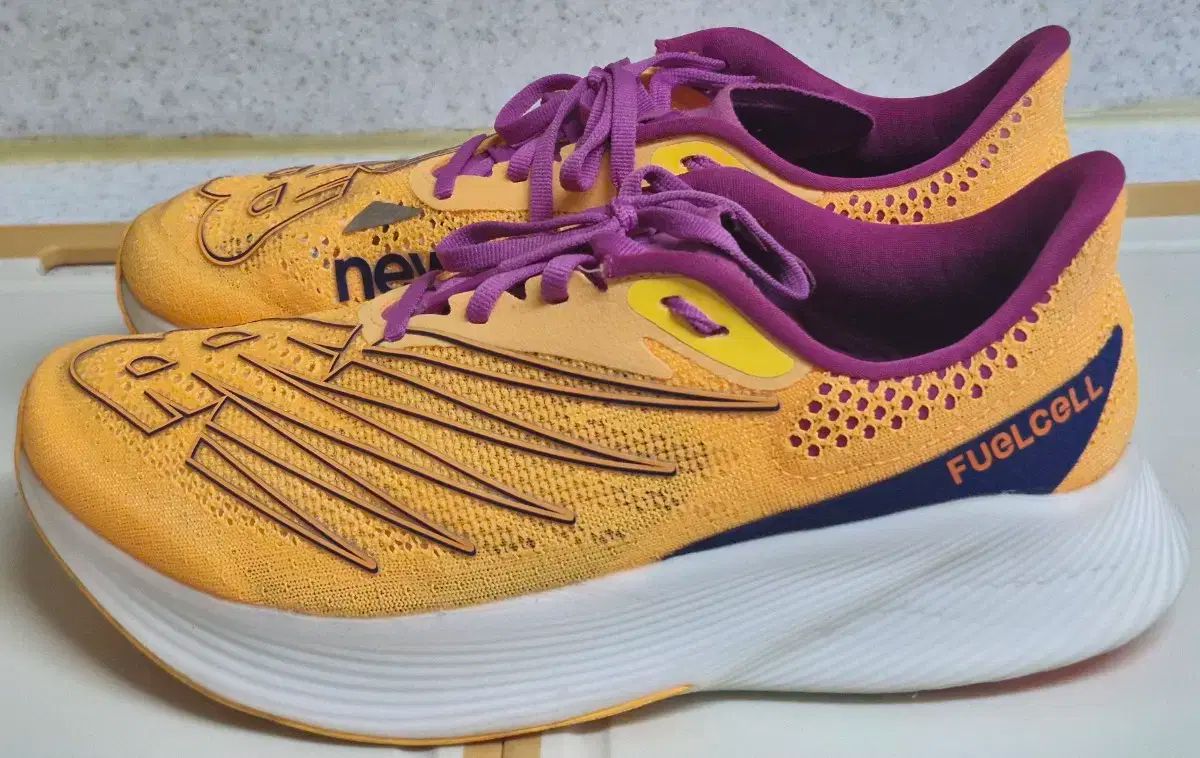 正規品 New Balance ニューバランス ピュアセル RC エリート V2 カーボン ランニングシューズ 270 サイズ