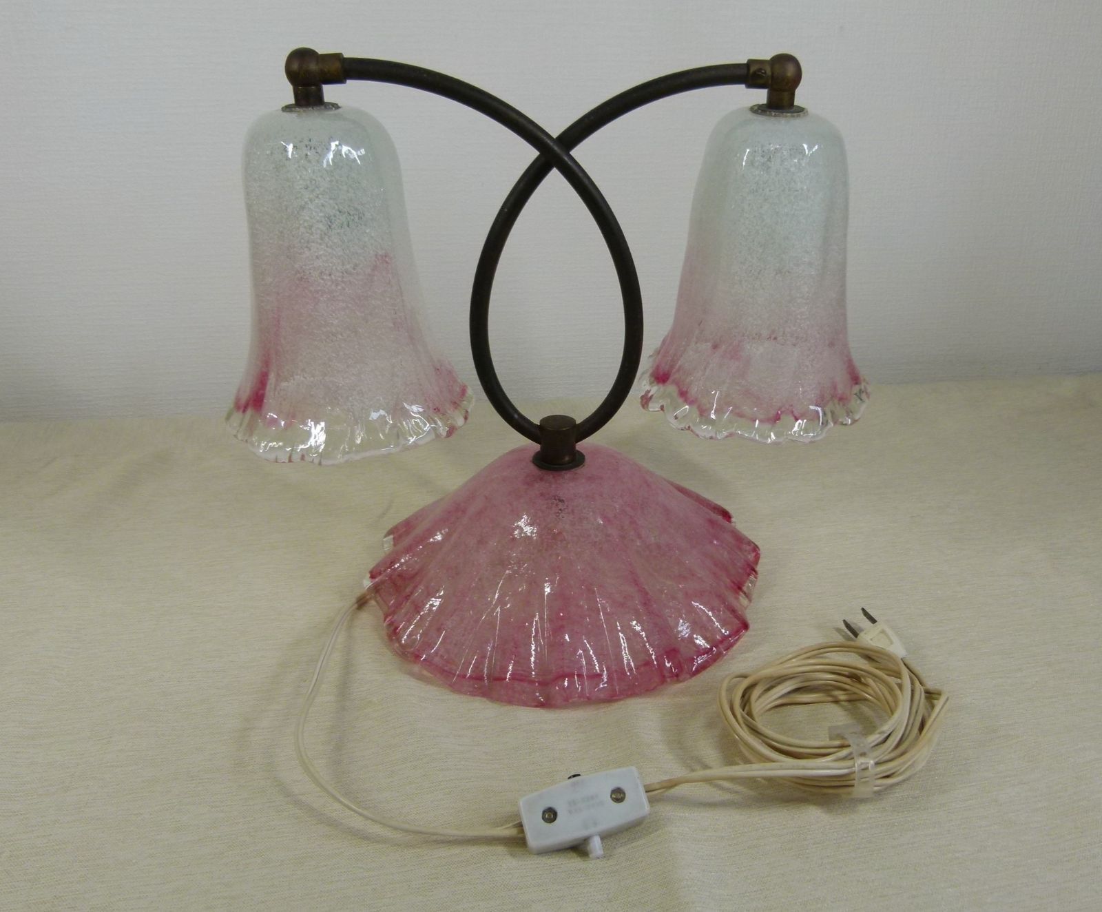 昭和レトロ 岩田工芸ガラス 電気スタンド ピンク 花束 アンティーク