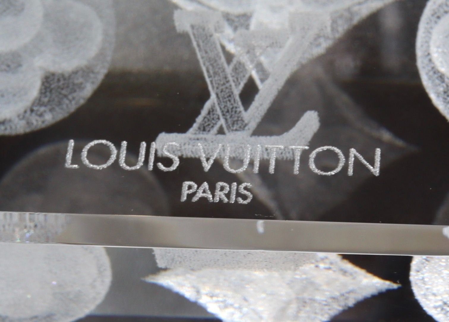 Louis Vuitton ルイヴィトン ペーパーウェイト モノグラム ロゴ 3D ...