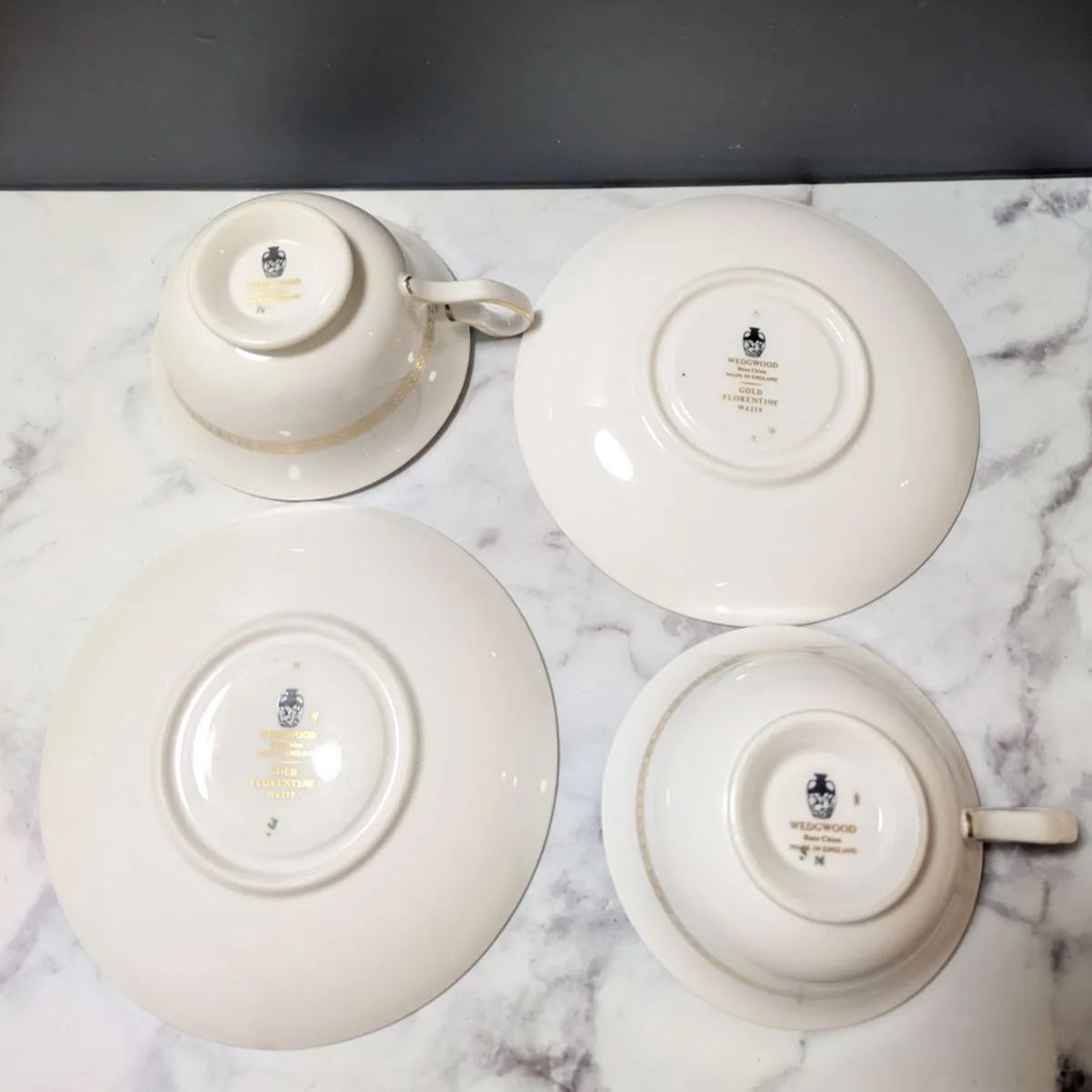 黒壺 ウェッジウッド フロレンティーン ゴールド カップ＆ソーサー