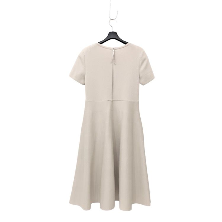 FOXEY ベージュワンピース【美品】 新品☆FOXEY☆フォクシーニューヨーク☆ワンピース☆ベージュ