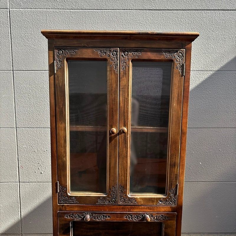 古いガラス扉付き引き出し4段 食器棚 キャビネット 古家具 古民家