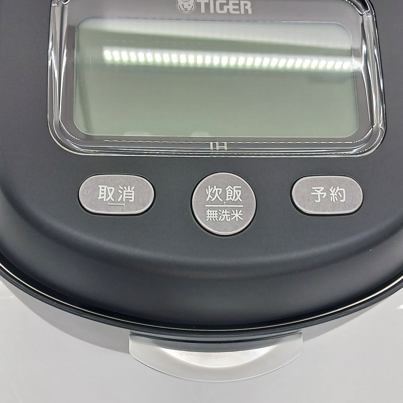 お見逃しなく！ 展示商品 タイガー TIGER 炊飯器 3.5合 土鍋圧力IH エボニーブラック JRX-G060KG