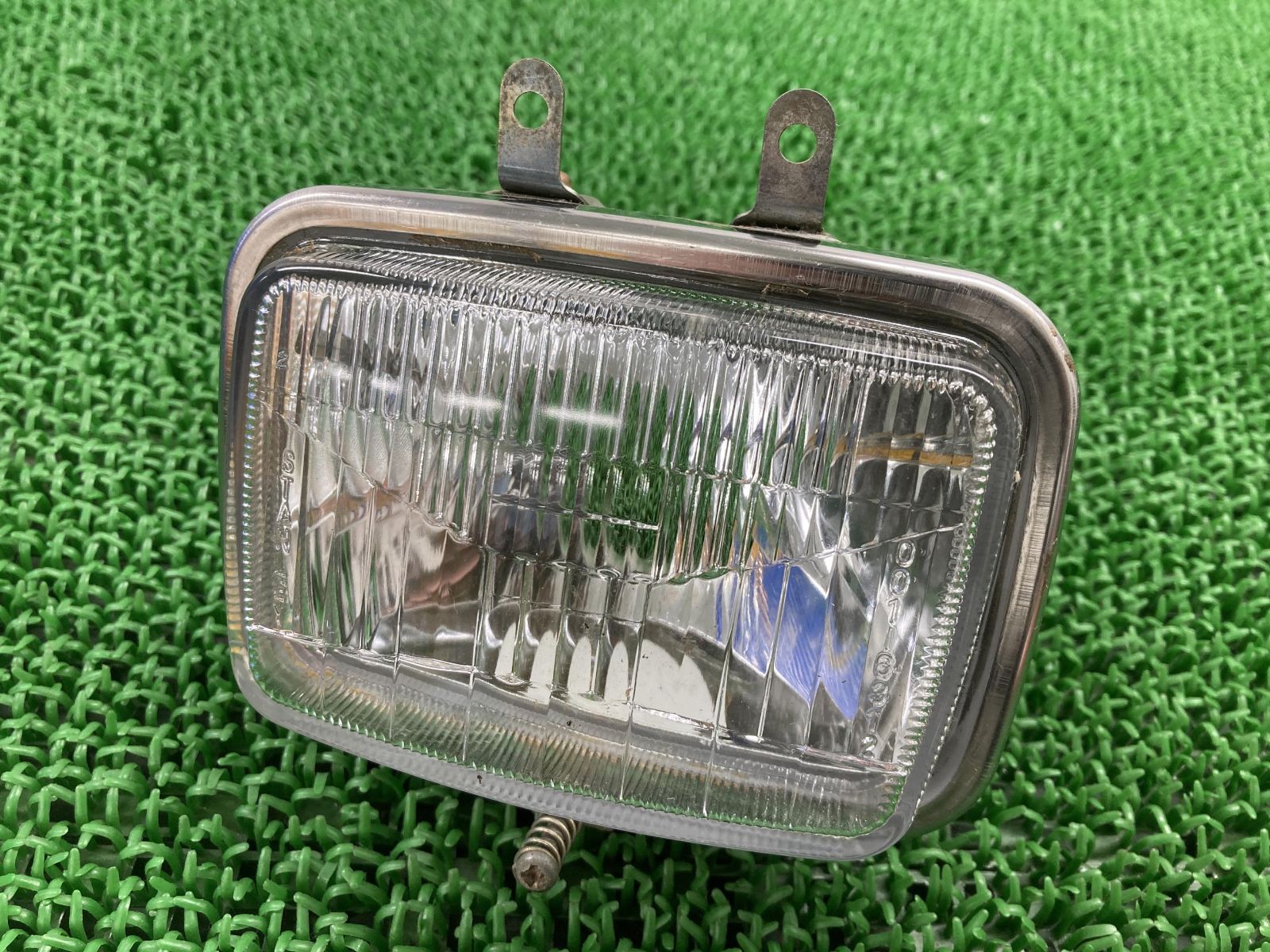 宜しくお願い致します。 アルミ ベーツライト 45307 4.5インチベーツタイプヘッドライト 1個