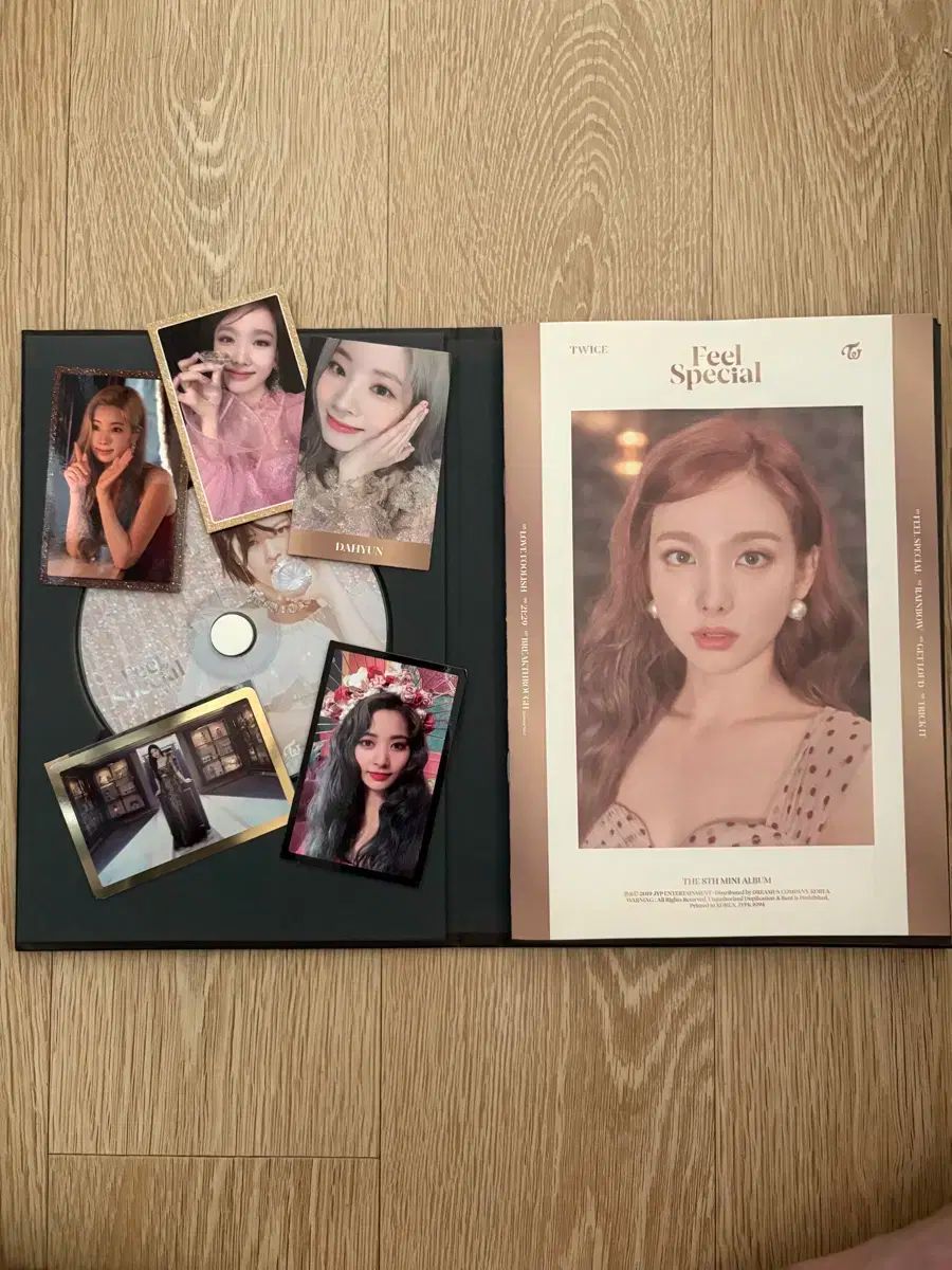 TWICE(トゥワイス) Feel Special サイン入り アルバム 非売品