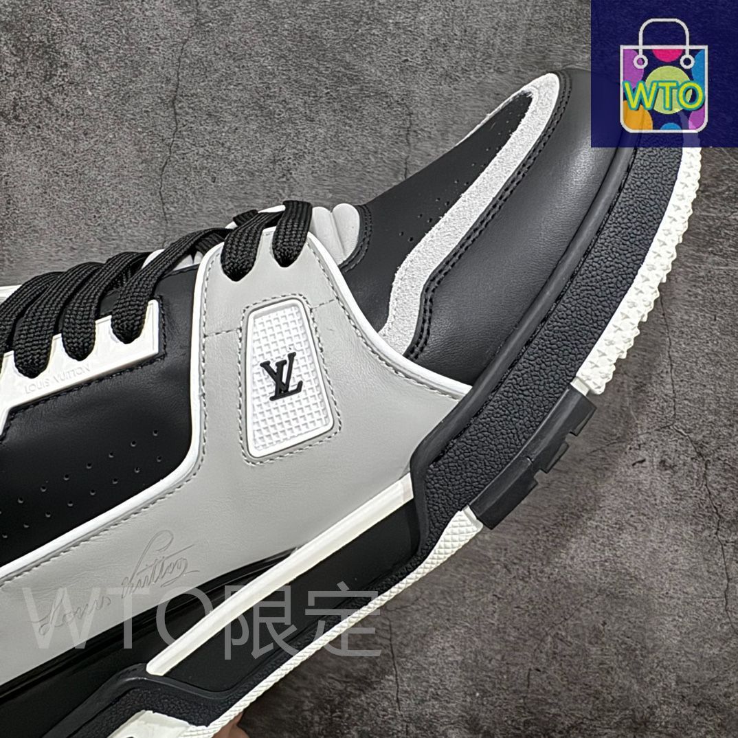 Louis Vuitton ドレスシューズ ブラック Louis Vuitton trainer 黒のロートップのファッショナブルな