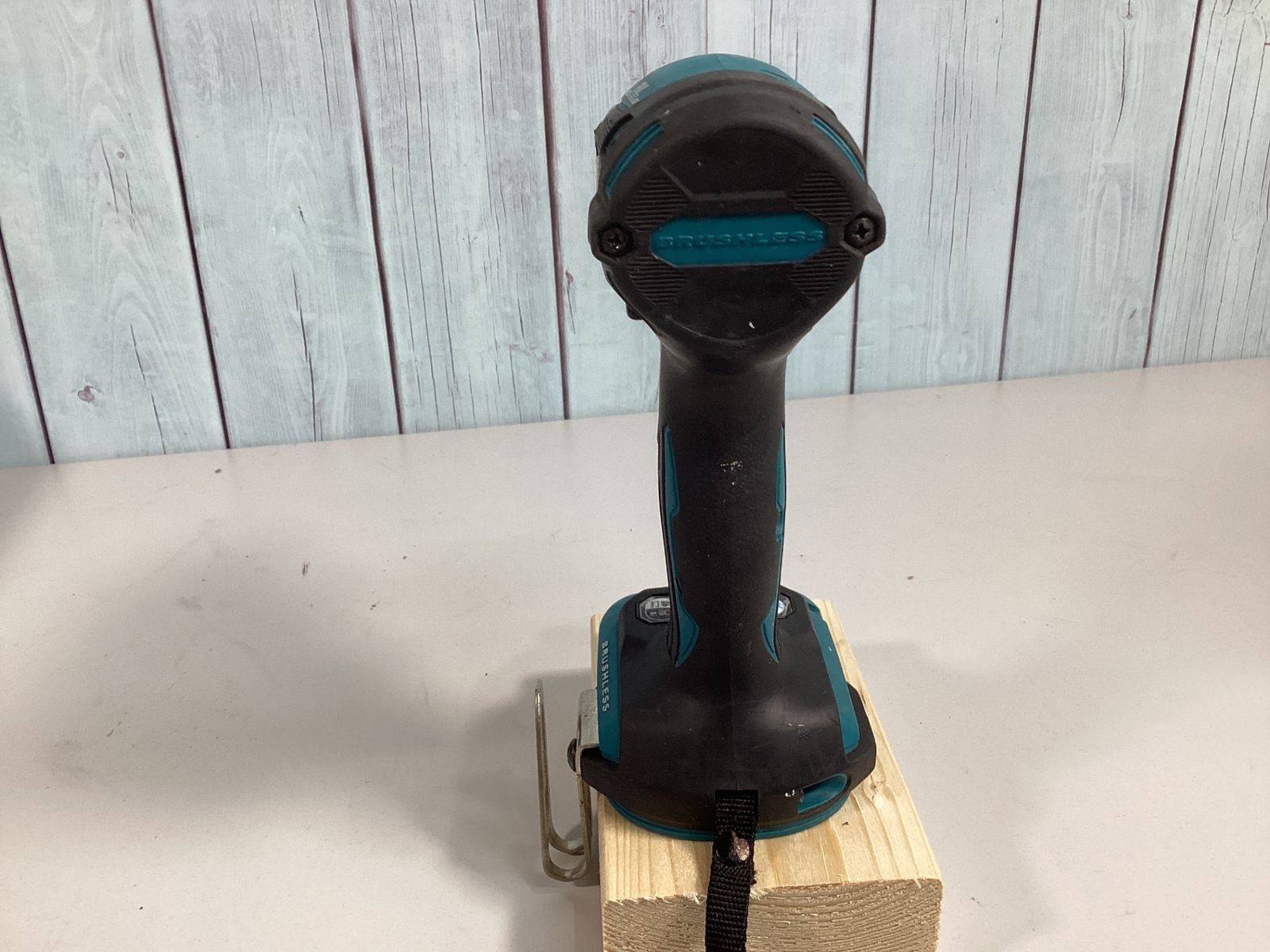 コードレスインパクトドライバー