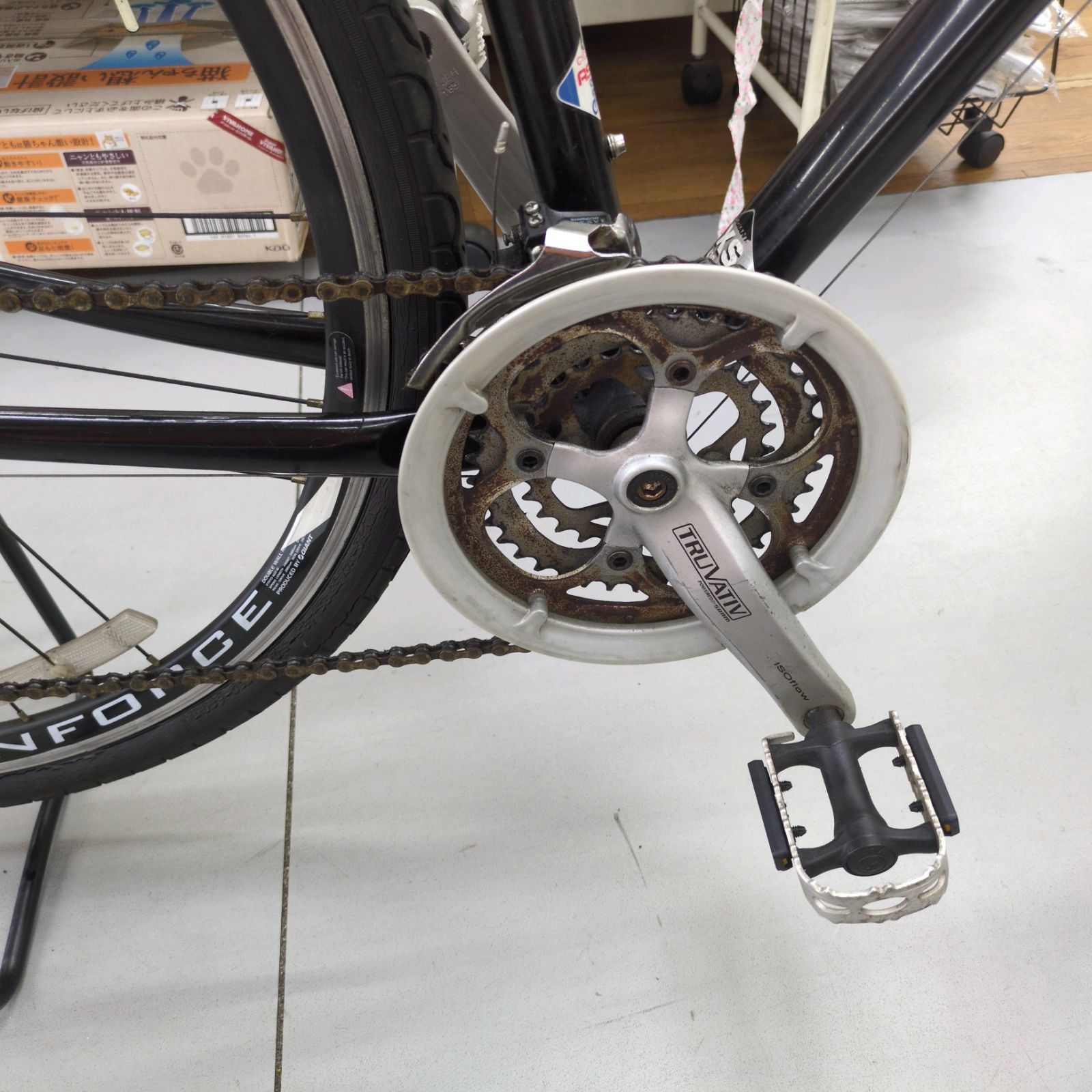 J590 ☆サビキズ使用感有り☆MTB☆GIANT☆GLiDE R3☆3✕8段☆700×38C