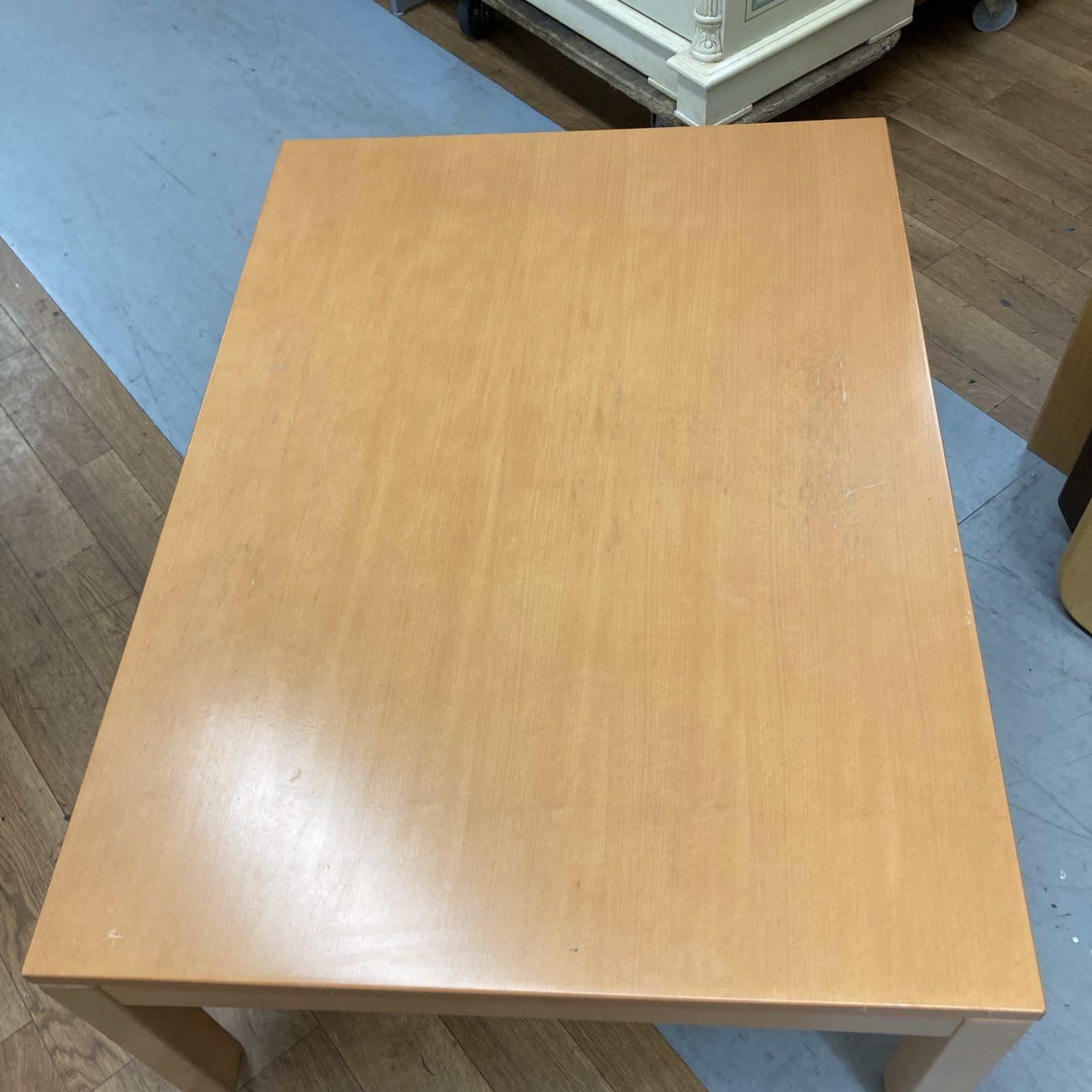 無印良品 木製正方形こたつ 75cm × 75cm 人気の無印良品(MUJI)の正方形こたつテーブルです。木の