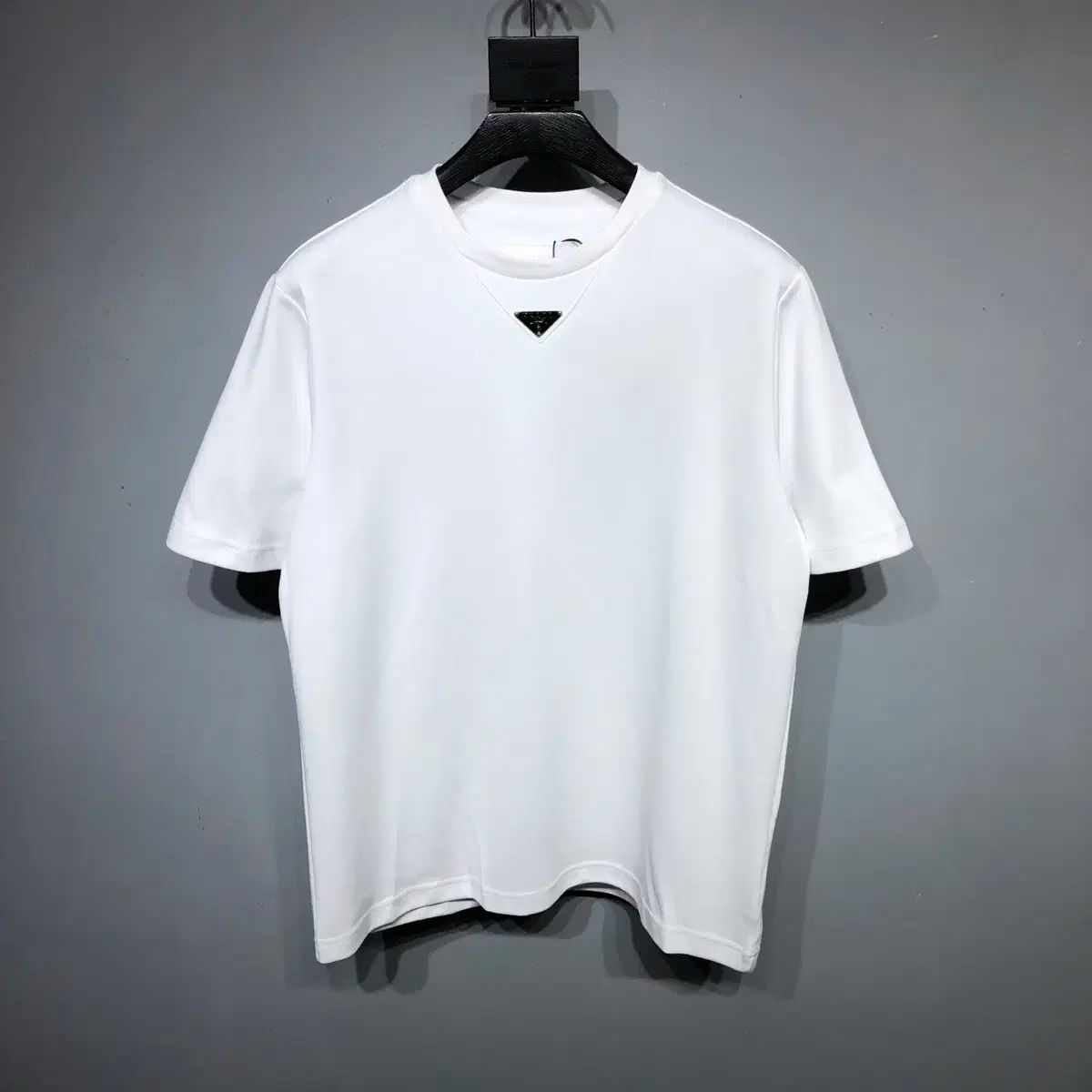 PRADA(プラダ) 夏 ユニセックス カジュアル ロゴ 白 半袖Tシャツ