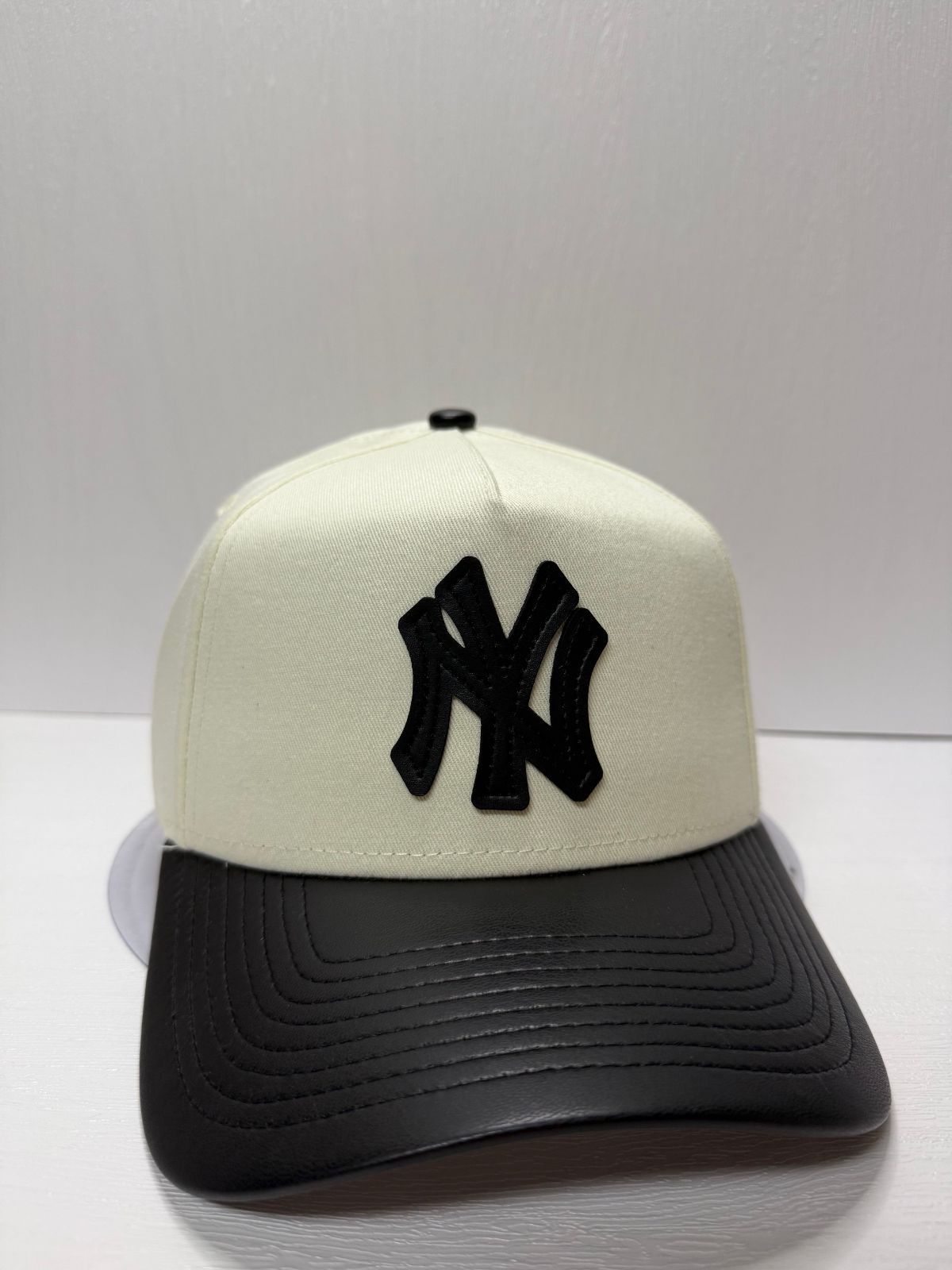 Newera ニューヨークヤンキース レザーバイザー 9forty A-FRAME