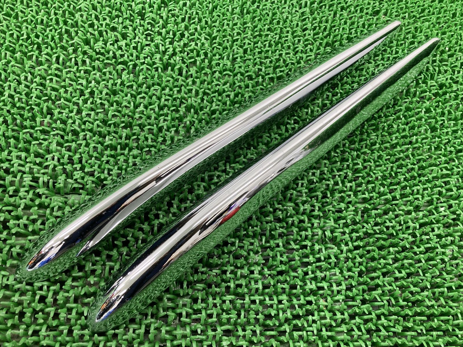 ゴールドウィング GL1800 SC47 純正 サイドボックス アンダートリム 「右側」 A075J0111