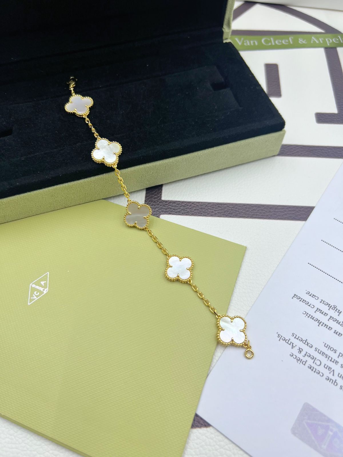 本物保証Van & Cleef Arpels フリブォル シルバーブレスレット 楽天市場】フリヴォル ヴァンクリーフ ブレスレットの通販