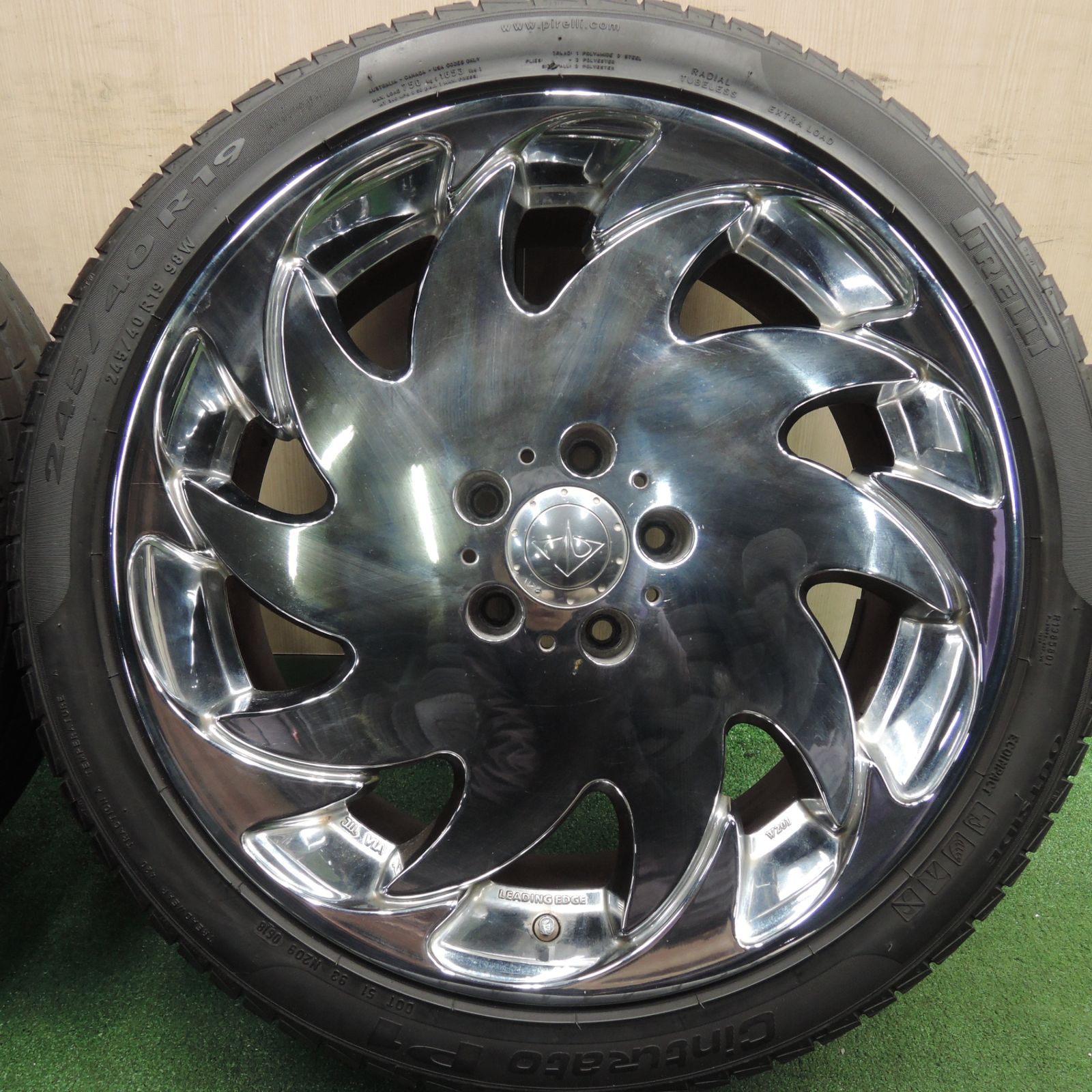 LEADING EDGE W201 18インチホイールタイヤ4本セット