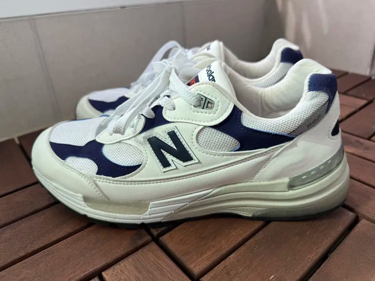 7月10日(土)発売New 正規品 New Balance(ニューバランス) 992 白 