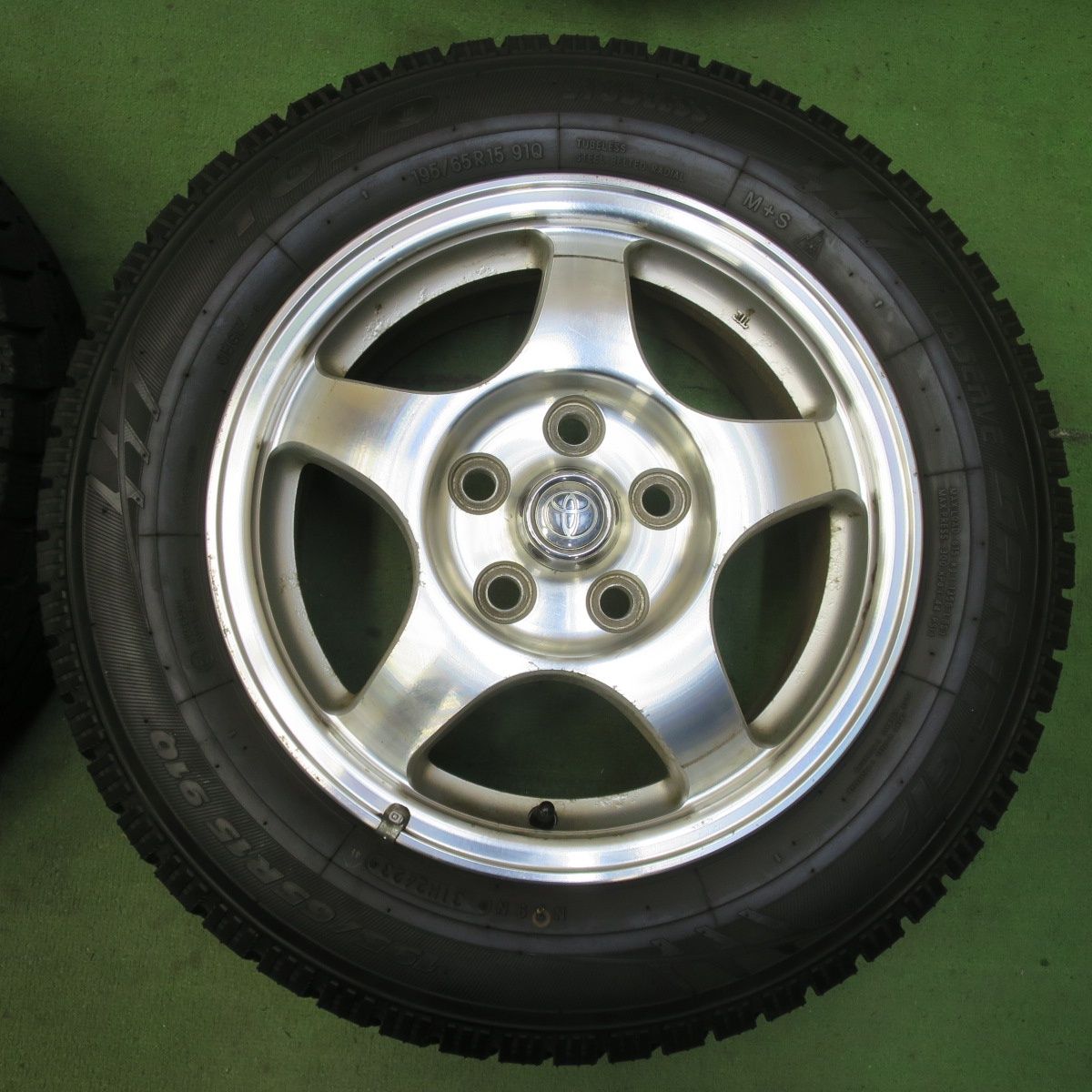 バリ溝 23年 9.5分以上 トヨタ ヴォクシー ノア 純正 195 65R15 スタッドレス トーヨー オブザーブ ガリット GIZ 15インチ PCD114.3 5H 5093013イス FFCRYSTALESIA_COM