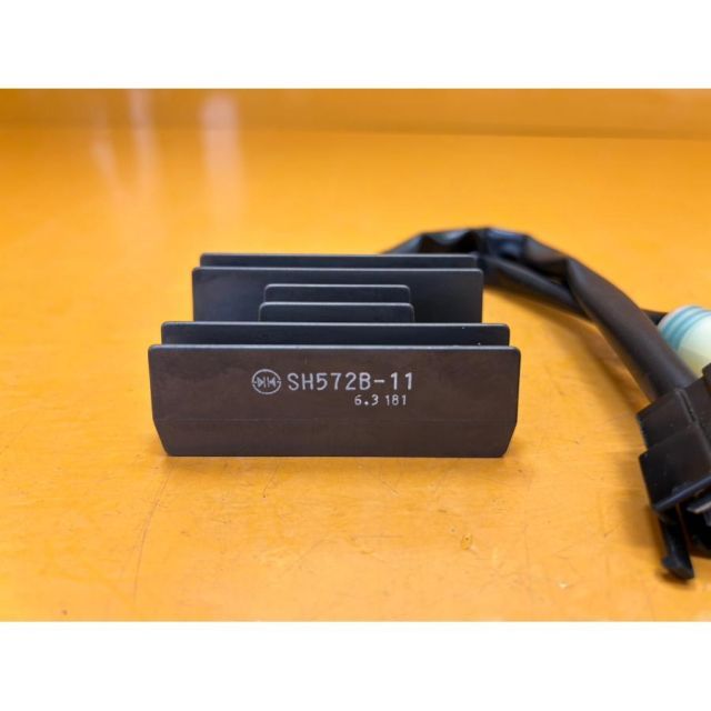 純正レギュレーター