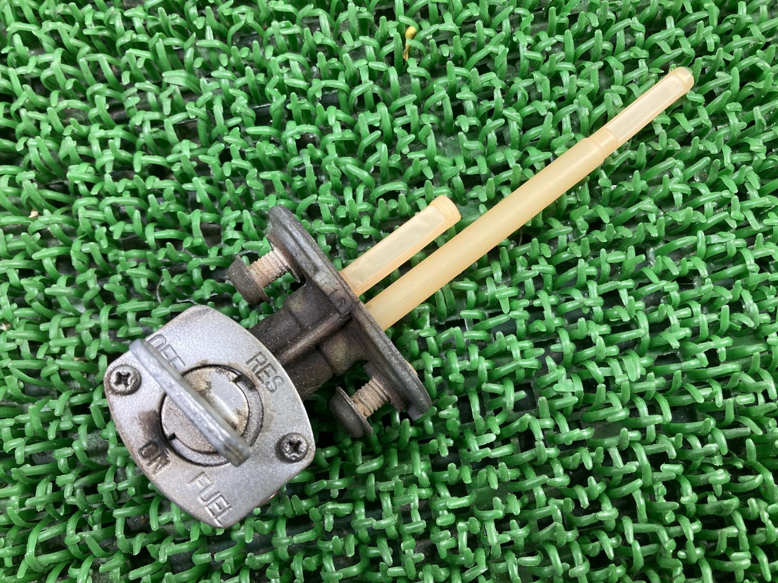 TW200 フューエルコック ヤマハ 純正 中古 バイク 部品 2JL 燃料コック ガソリンコック 割れ欠け無し 品薄 希少品 車検 Genuine