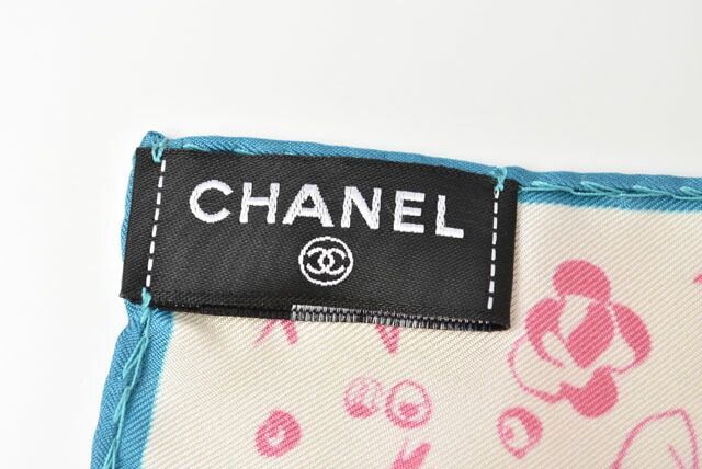VINTAGE CHANEL ハンカチーフ ブルー カメリア ココマーク VINTAGE CHANEL ハンカチーフ ブルー カメリア ココマーク