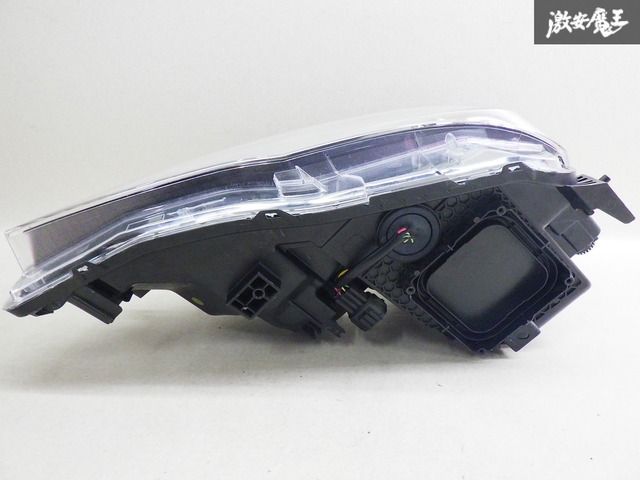 日産　セレナ　C27純正　ヘッドライト　右左セット2点 即決 Z セレナ C27 前期 / LED 日産 純正 右 ヘッドライト KOITO