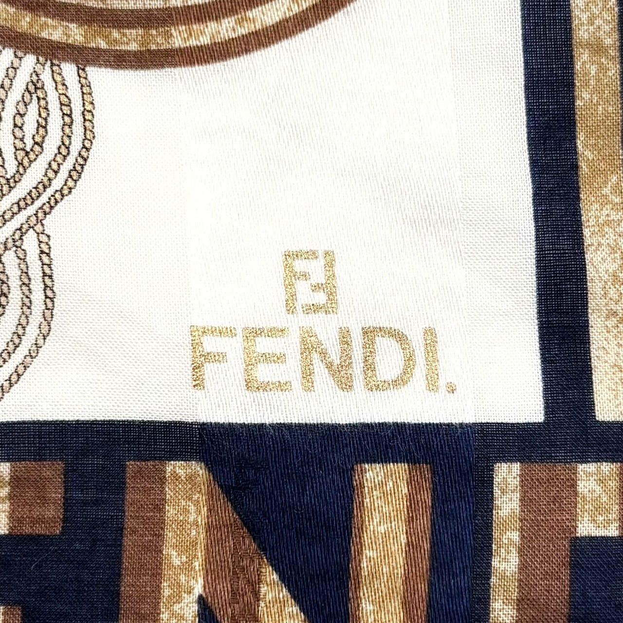 FENDI シルクハンカチ FFロゴ ゴールド FENDI シルクハンカチ FFロゴ ゴールド FENDI シルクハンカチ FF