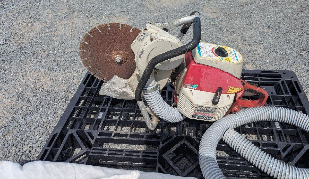 鹿児島発 新ダイワ エンジンカッターECD7500 ブレード、ホースダスト