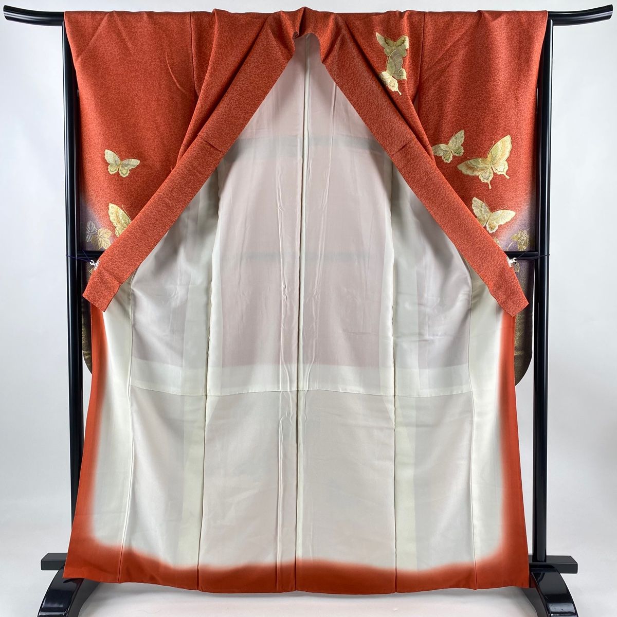 振袖 秀品 身丈160.5cm 裄丈67cm 正絹 【中古】 振袖 身丈165.5cm 裄丈67cm M 袷 草花 雲文 刺繍 金彩 朱色 正絹 秀品