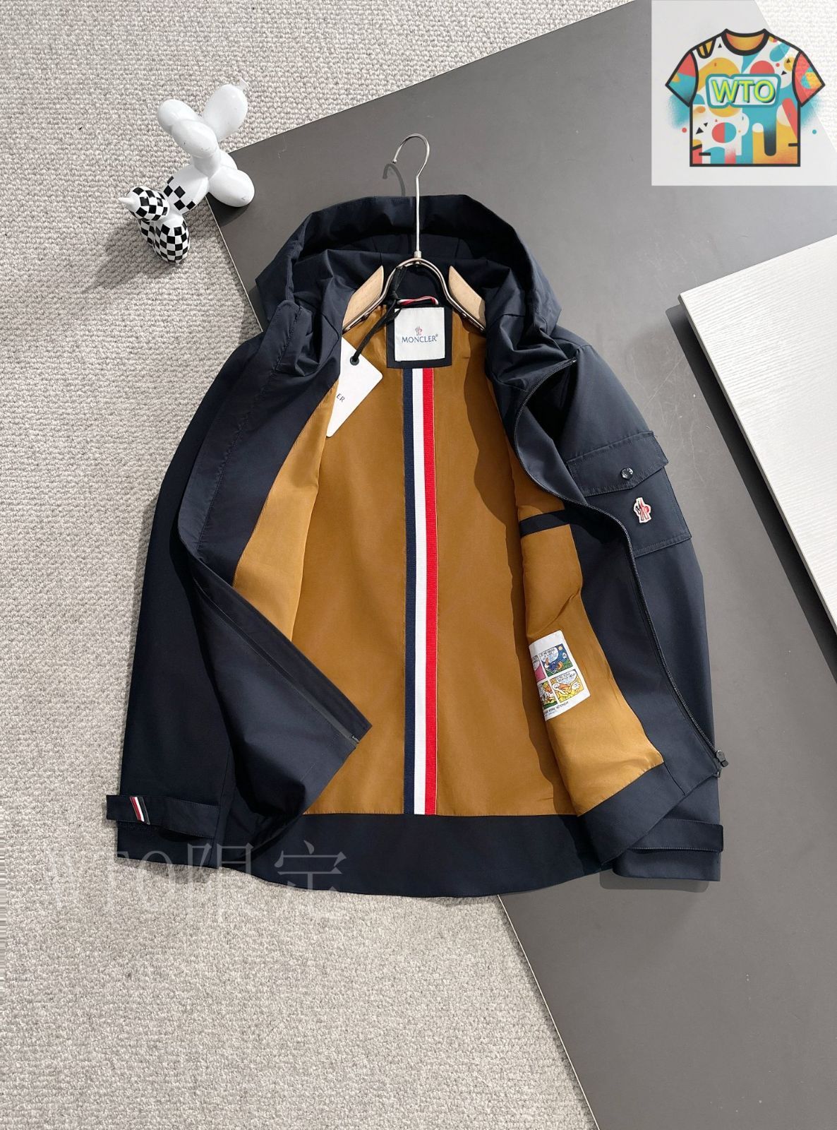 MONCLER モンクレール　ネイビー　パーカー　130cm MONCLER モンクレール パーカー メンズ 091-8G000-54-899YE