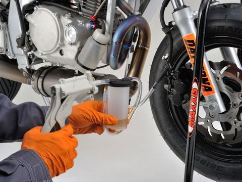 ブレーキエア抜きツール バキューム式
