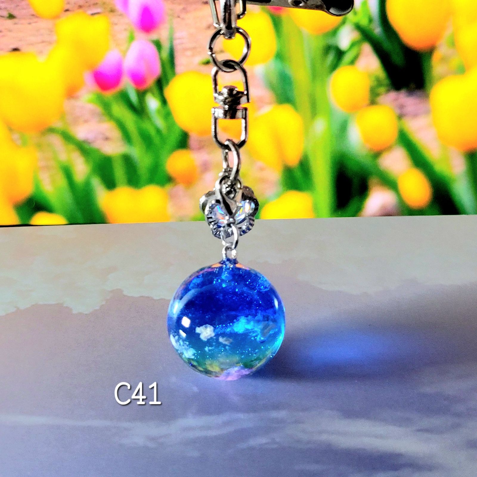 空玉キーホルダー 雲レジン 空レジン - メルカリ