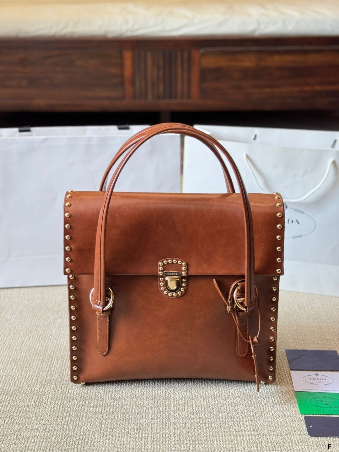 美品PRADAヴィンテージハンドバッグ 楽天市場】PRADA プラダ VITELLO SHINE トートバッグ