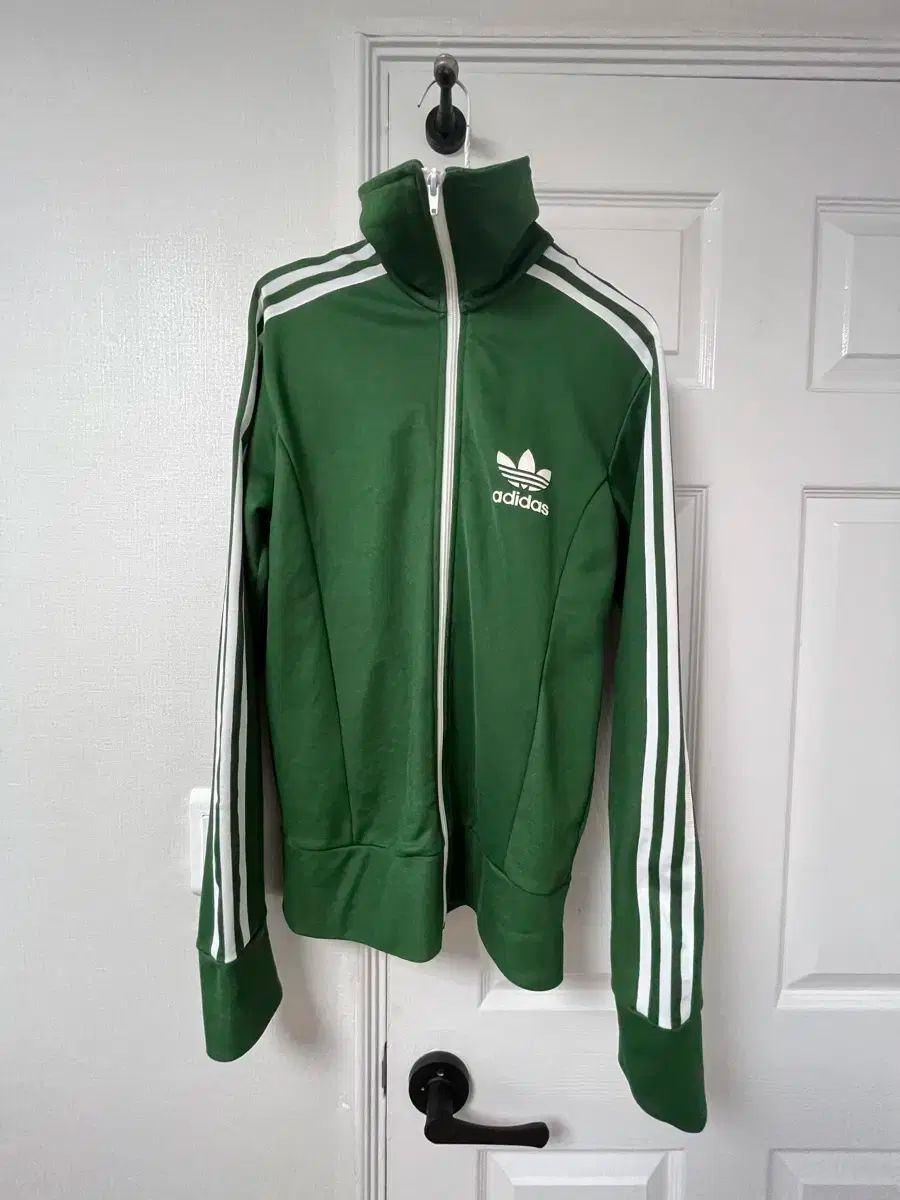 人気グリーン】adidasトラックジャケット古着トレフォイル刺繍ロゴ緑XL