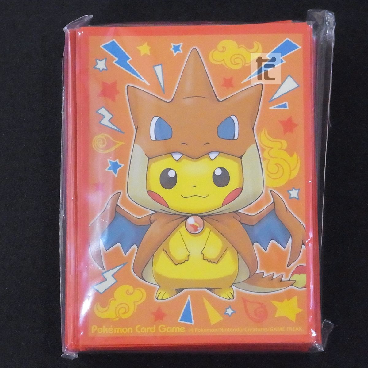 新品未開封 デッキシールド スリーブ ポンチョを着たピカチュウ
