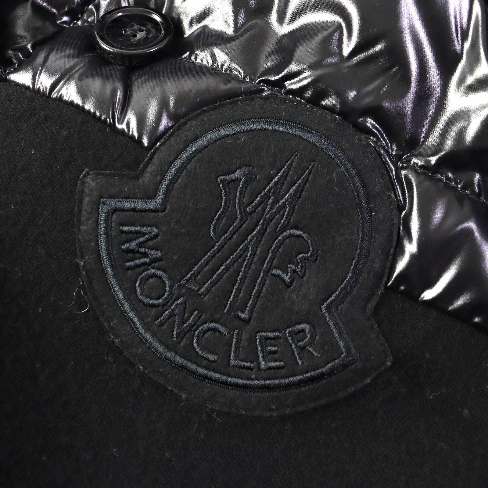 美品△MONCLER モンクレール 20-21AW MANTELLA マンテラ フード・ロゴワッペン付き ダウン マント ケープ ポンチョ ブラック S  イタリア製 正規品 レディース - メルカリ