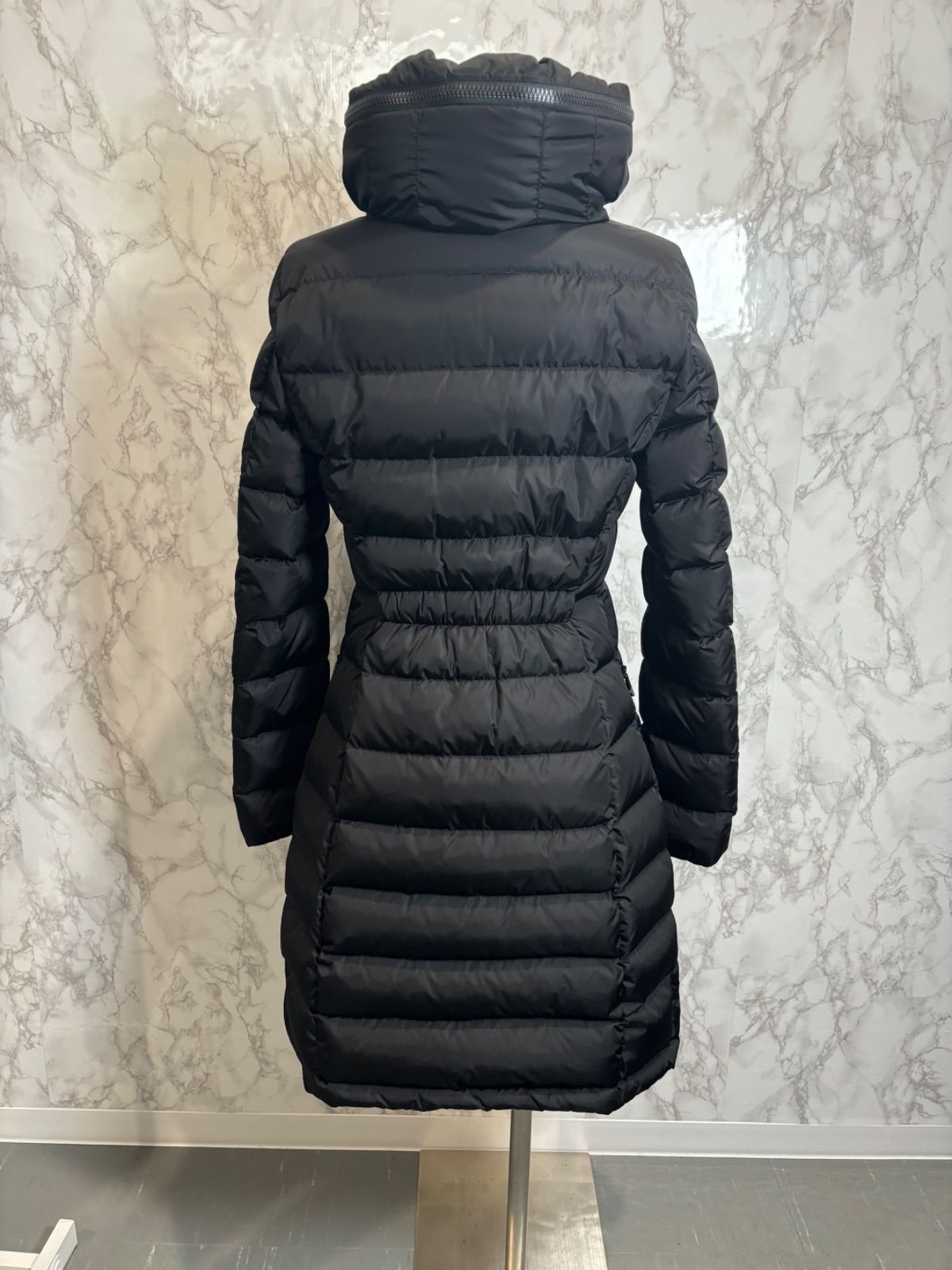 お値下げ！モンクレール　ダウン　ブラック　00 ブラック Moncler x EE72 by Edward Enninful Lothar ショート