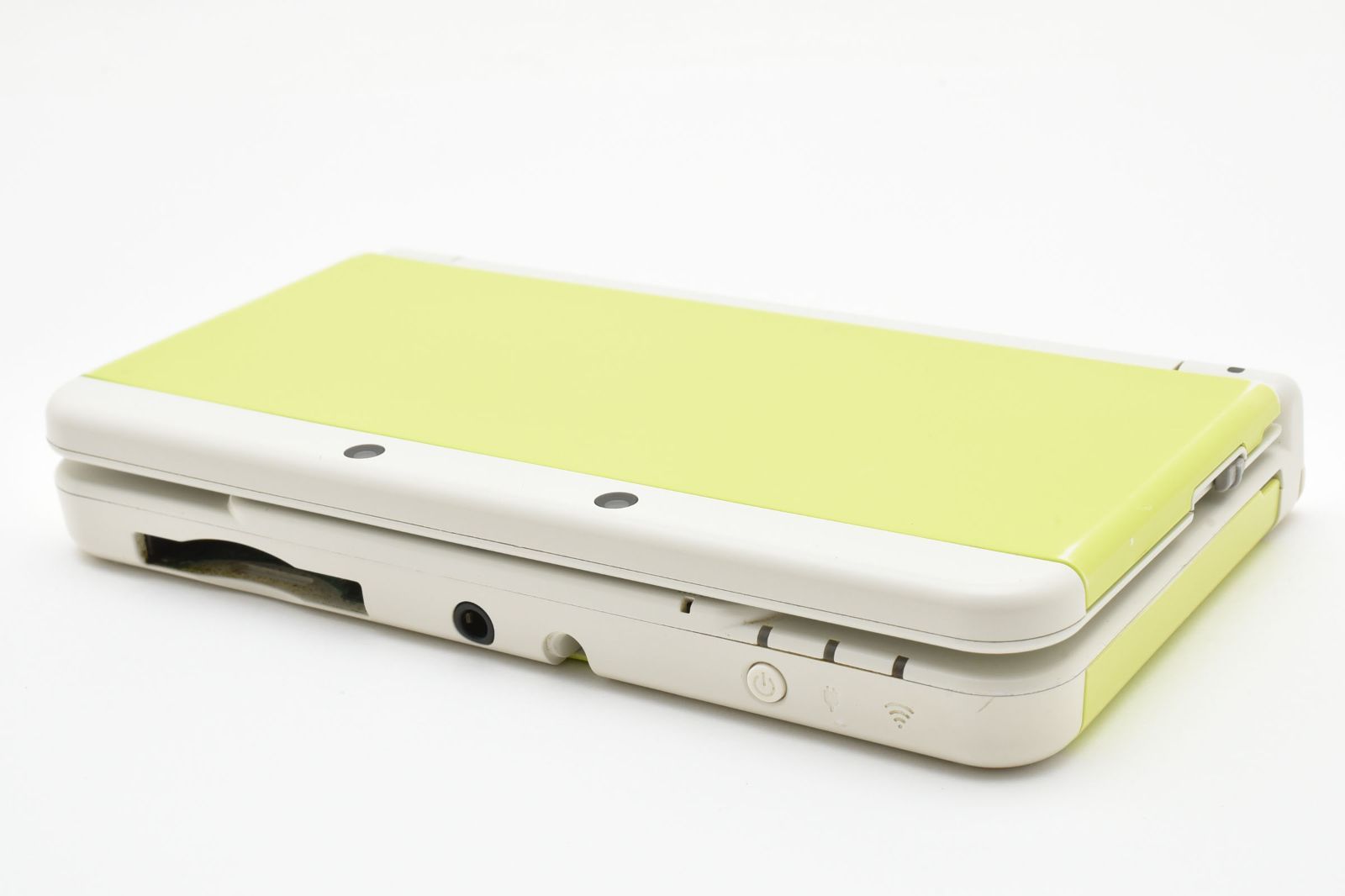 2438【極美品】Newニンテンドー3DS きせかえプレート ホワイト 人気のホワイト・良品】New ニンテンドー3DS 本体 きせかえ