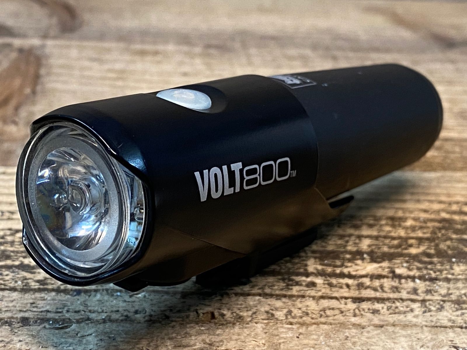 VOLT800 NEO CATEYE フロントライト 製品情報 CATEYE（キャットアイ 
