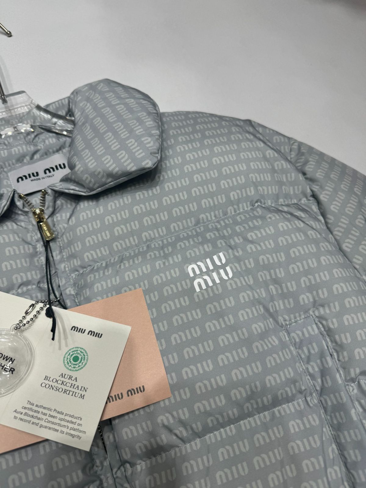 Miumiuレディースダウンジャケット｜