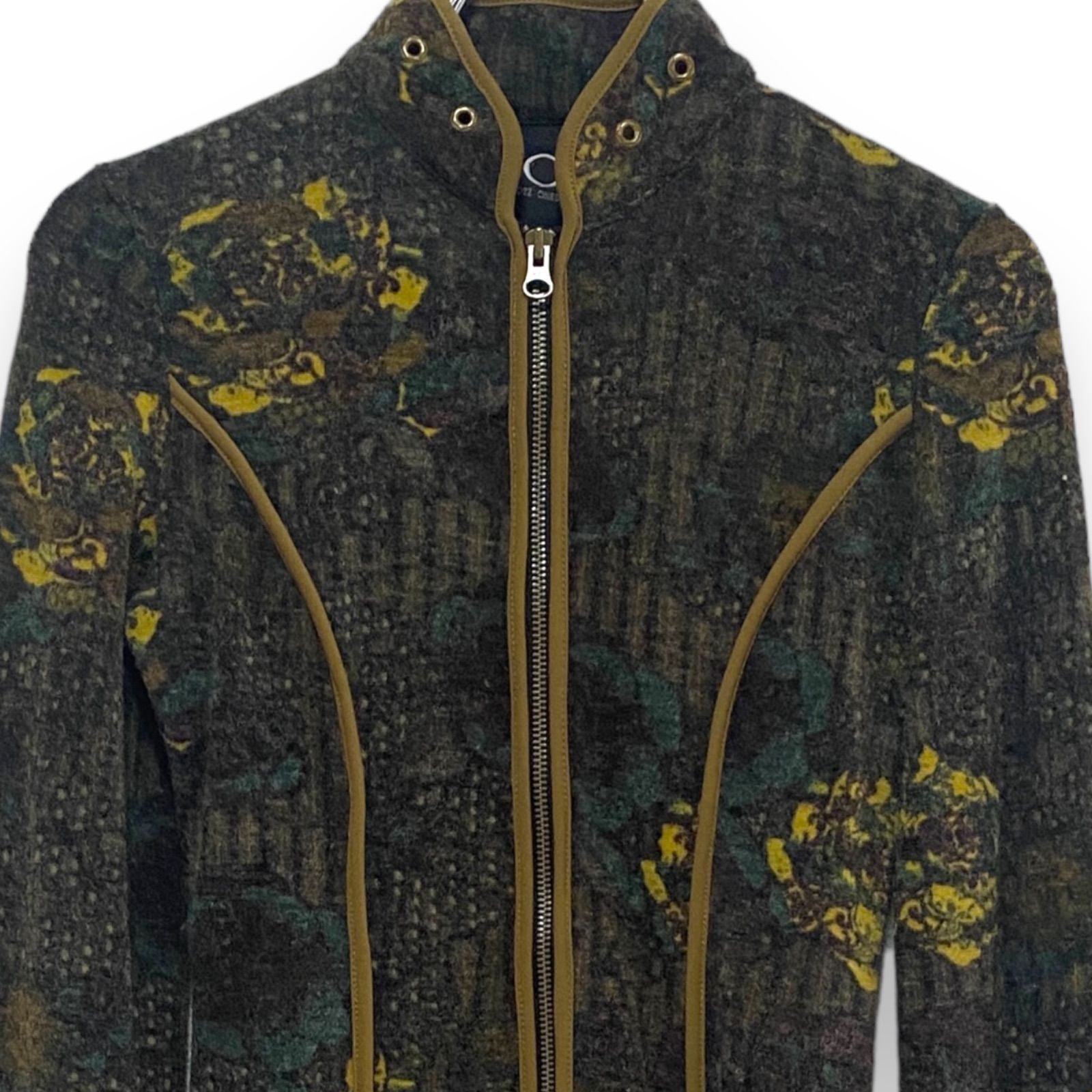 ozz oneste （オッズオンジャパン）ブラック 薔薇柄 ジップ長袖