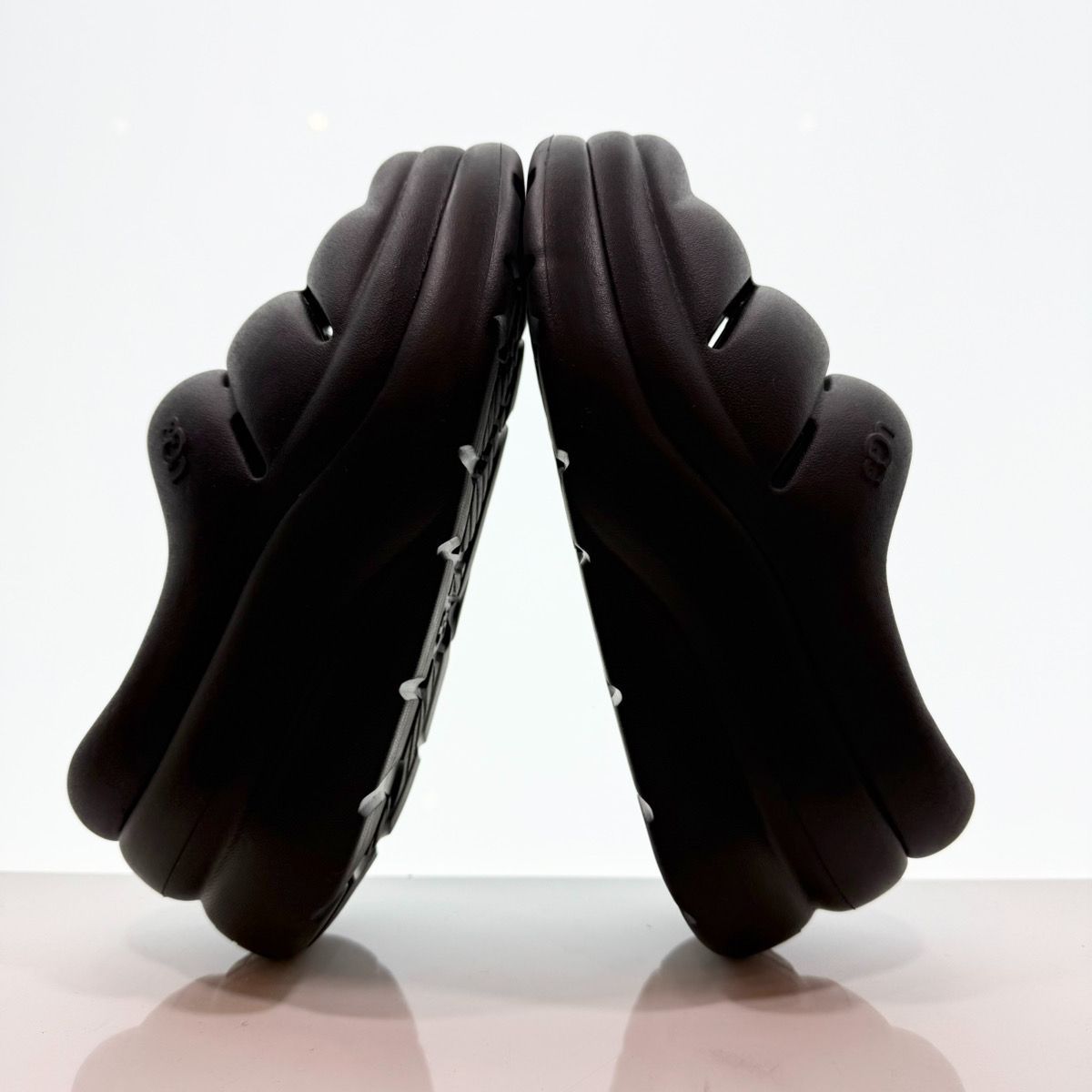 アグ UGG サンダル 1126811 スポート イヤー EVA 白 レディース ストラップ取り外し可 美品 靴 新品、未使用UGG SPORT YEAH サンダル 26㎝ UGG アグ SPORT YEAH