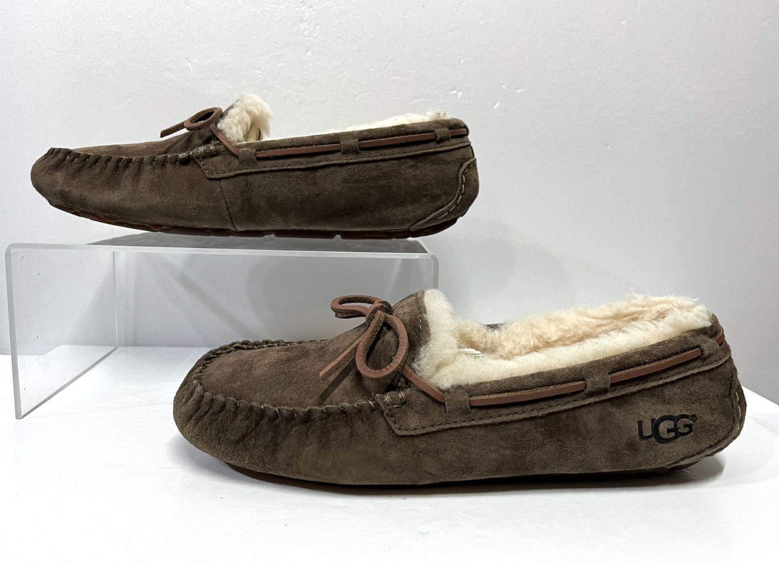 UGG｜アグ W DAKOTA モカシン ムートン デッキシューズ 靴 - メルカリ
