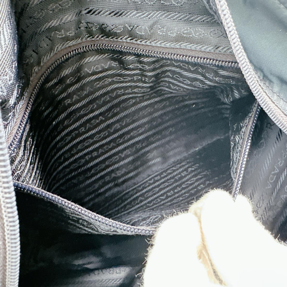 プラダ 通勤 通学 トートバッグ A4サイズが入る大きさ トートバッグ