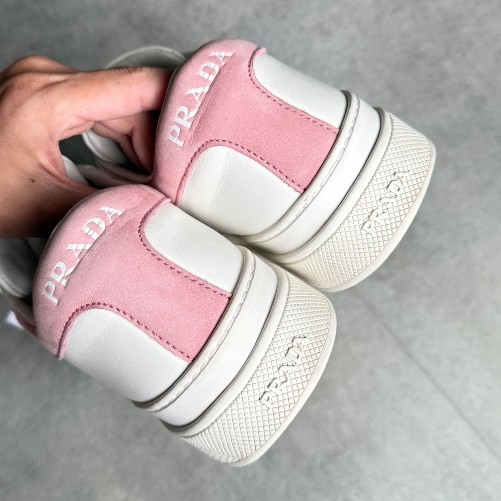 美品 PRADA プラダ 厚底 レザースニーカー ロゴ 白 ピンク レディース