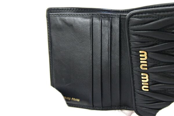 ミュウミュウ 三つ折り財布 マテラッセ 5MH016 - メルカリ 