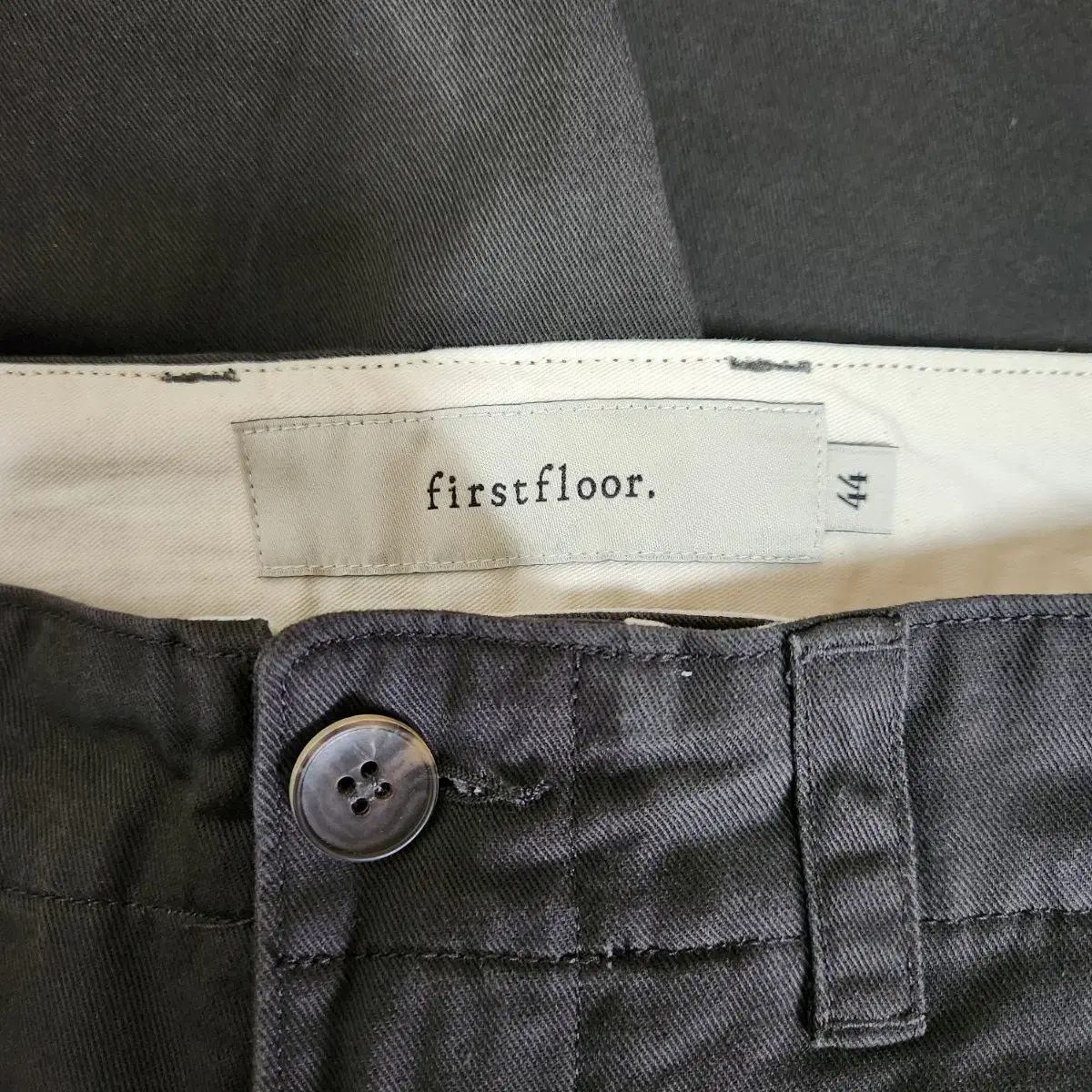 ファーストフロア チノパンツ チャコールブラウン 44 レギュラー