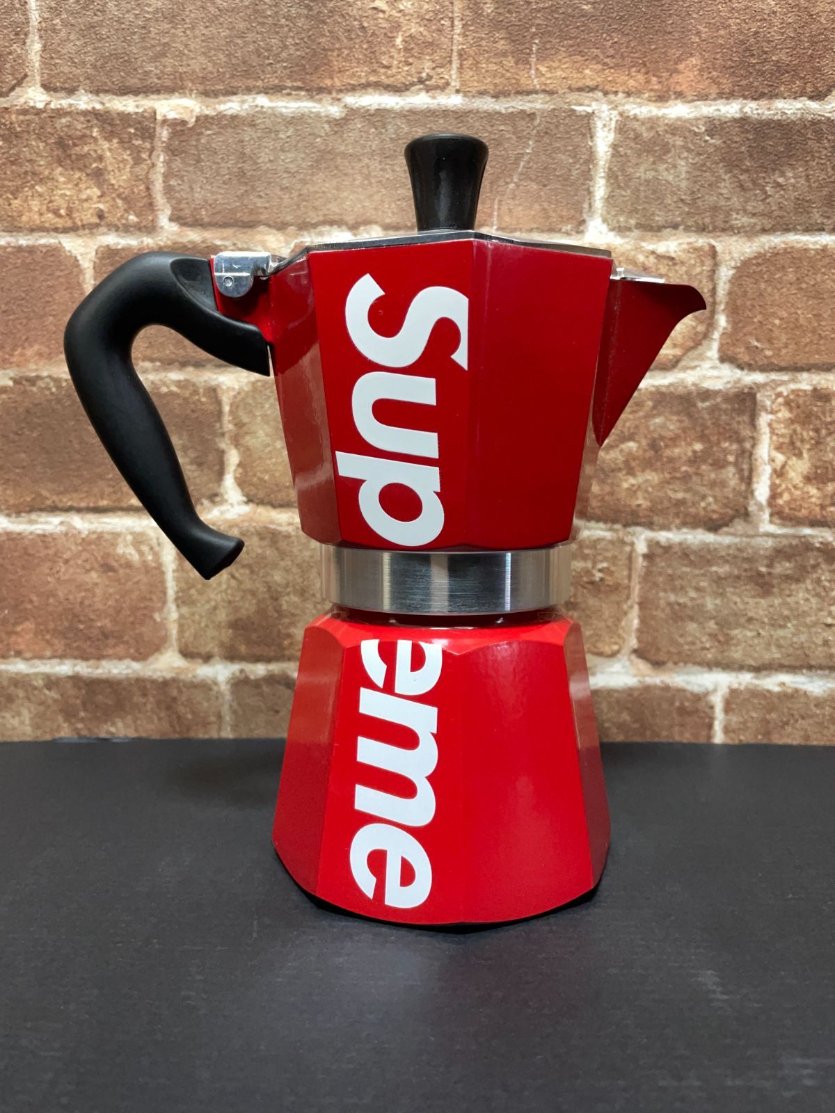Supreme Bialetti Moka Express ビアレッティ モカ Supreme X Bialetti Moka Express Coffee Maker Ss19 for sale