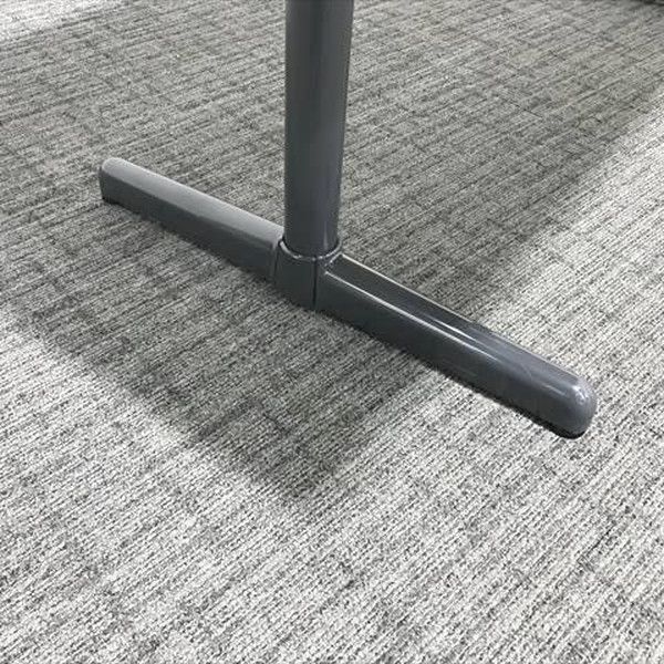 プラス